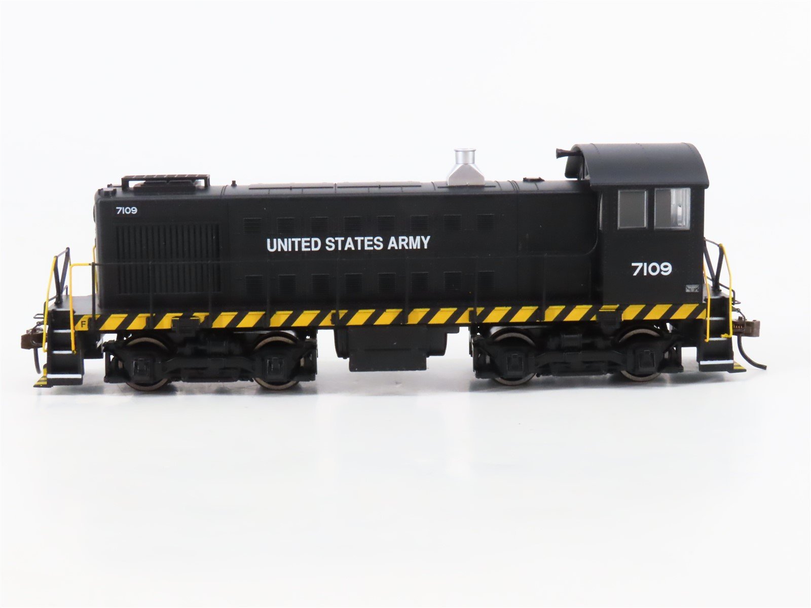 HO Scale Bachmann US Army S2 Diesel Locomotive #7109 wDCC