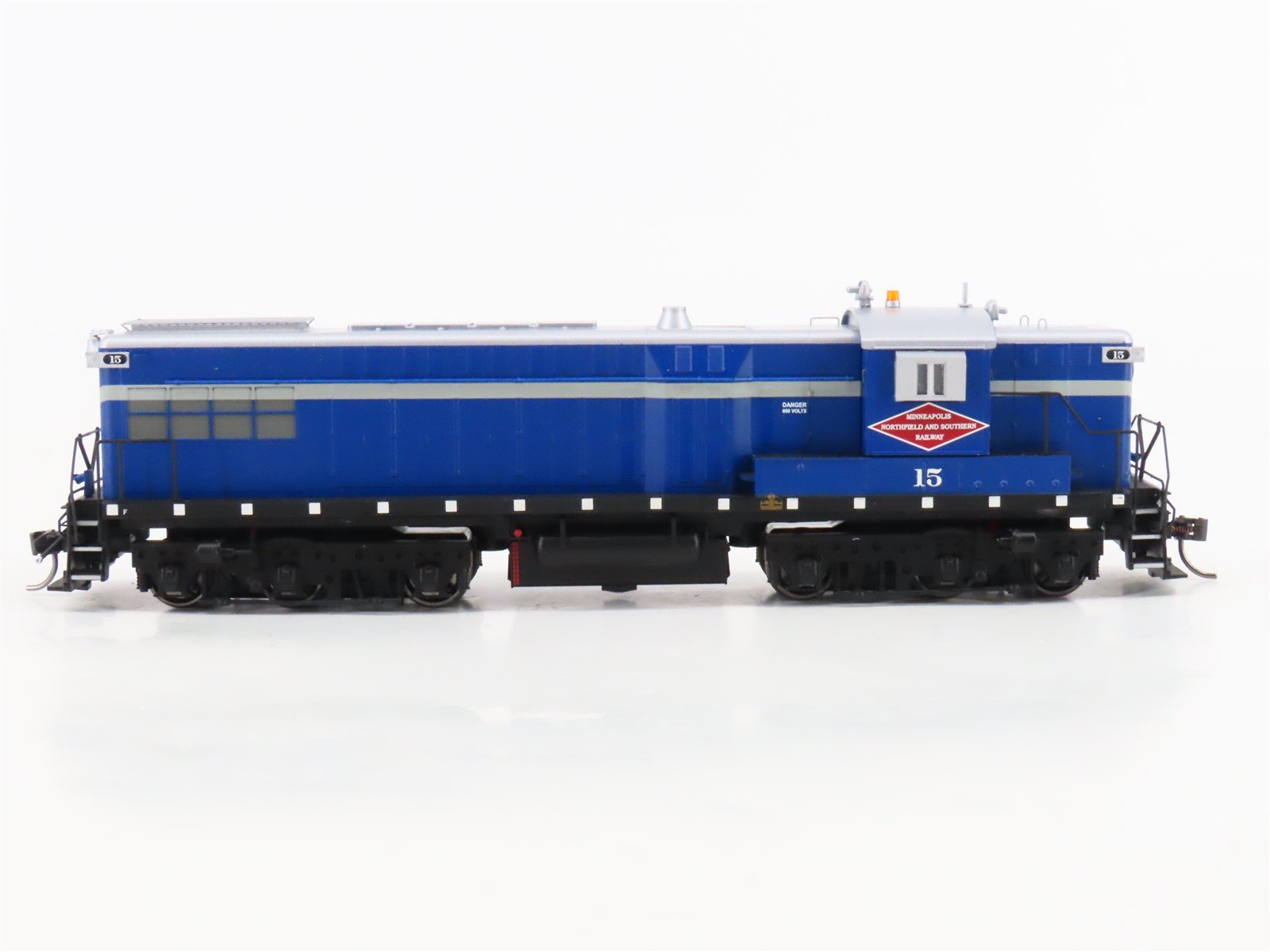 HO Scale Bowser MN&S Minneapolis Northfield & Southern DRS 6-6-1500 Diesel #15
