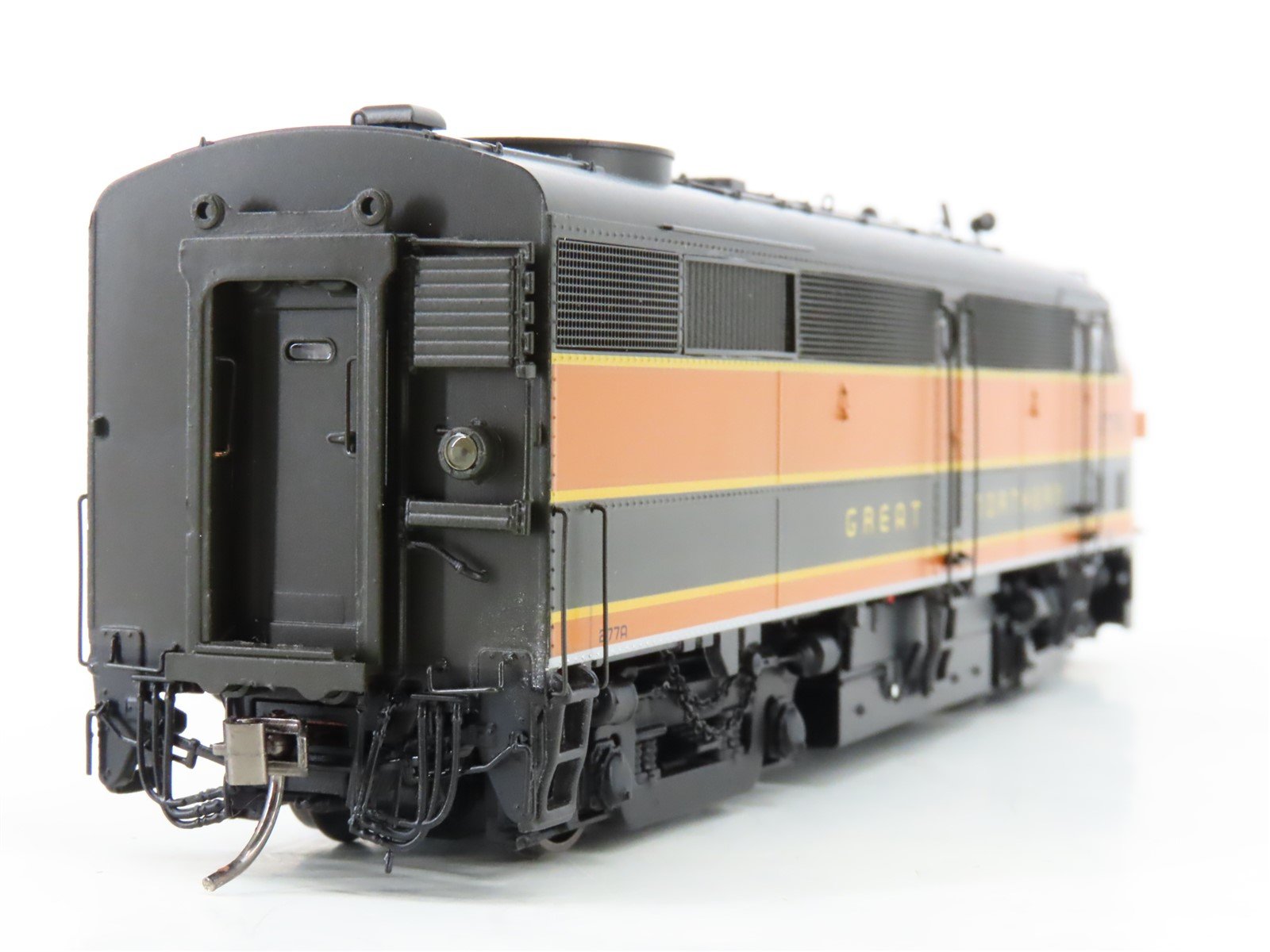 HO Scale Rapido 21032 GN Great Northern FPA-2 Diesel Locomotive #277A