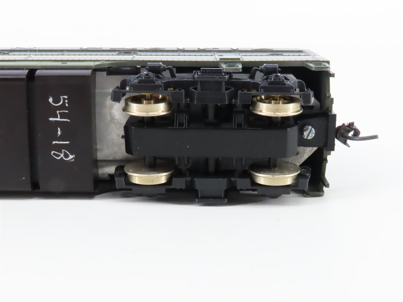 HO Scale Stewart 5913 NP Northern Pacific F9B Diesel Loco #6708B UNPOWERED
