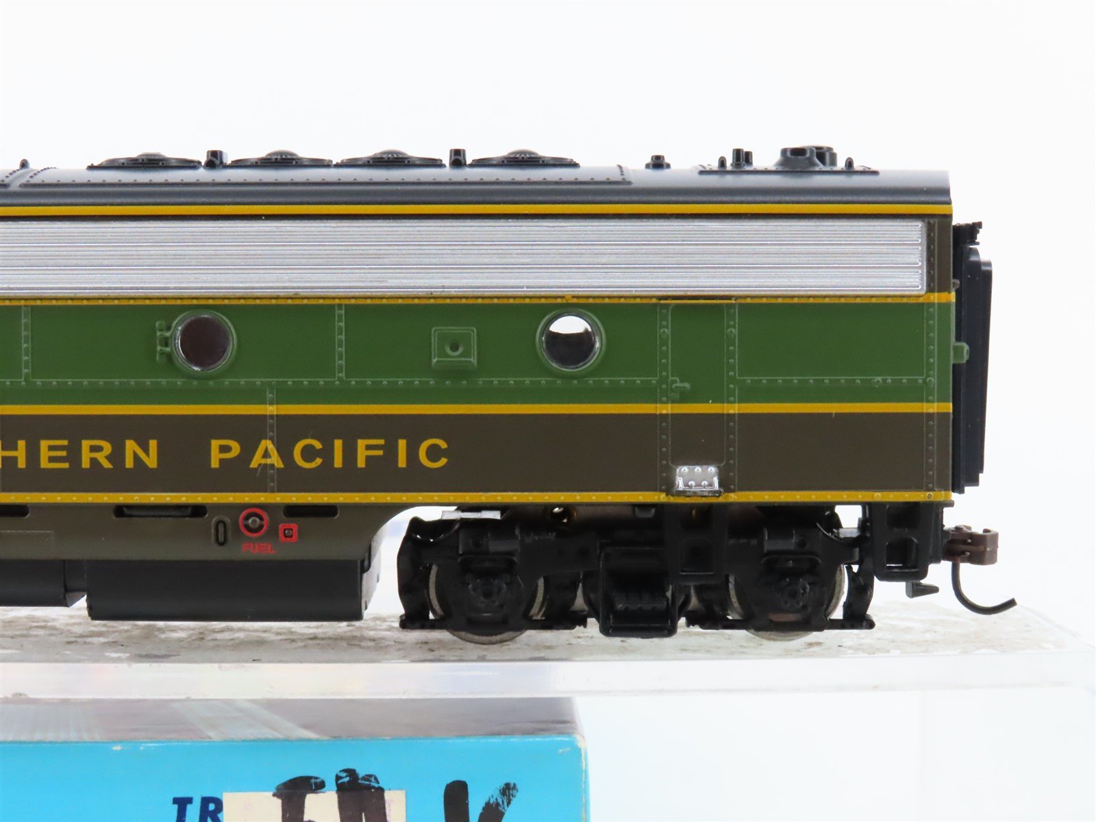 HO Scale Athearn NP Northern Pacific F7B Diesel Locomotive #6508B UNPOWERED