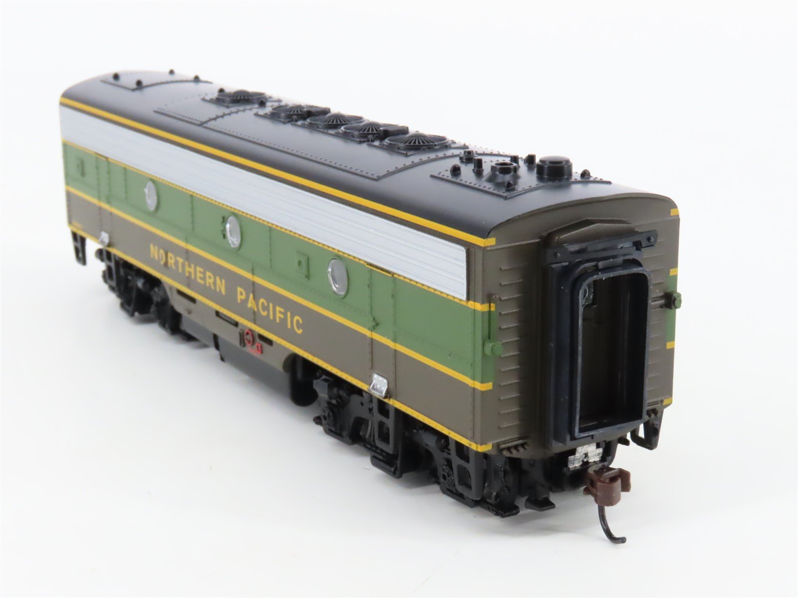 HO Scale Athearn NP Northern Pacific F7B Diesel Locomotive #6508B UNPOWERED