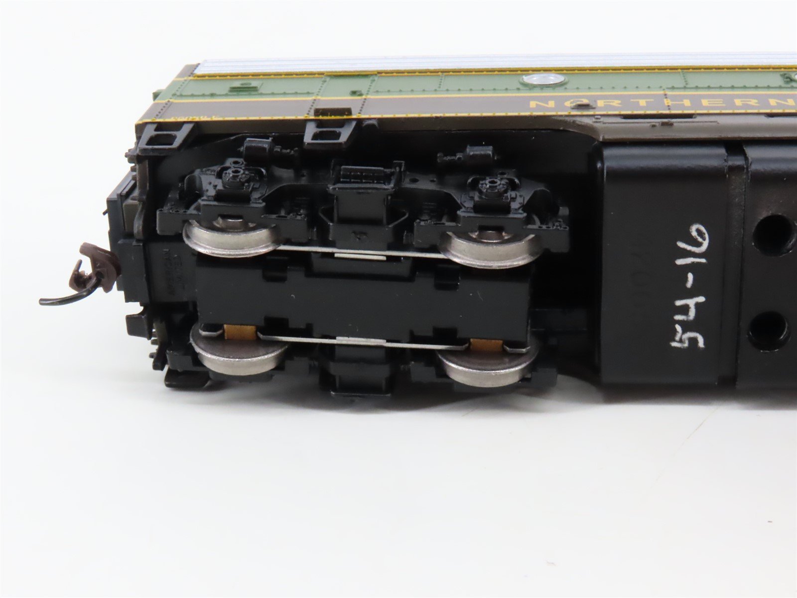 HO Scale Athearn NP Northern Pacific F7B Diesel Locomotive #6508B UNPOWERED