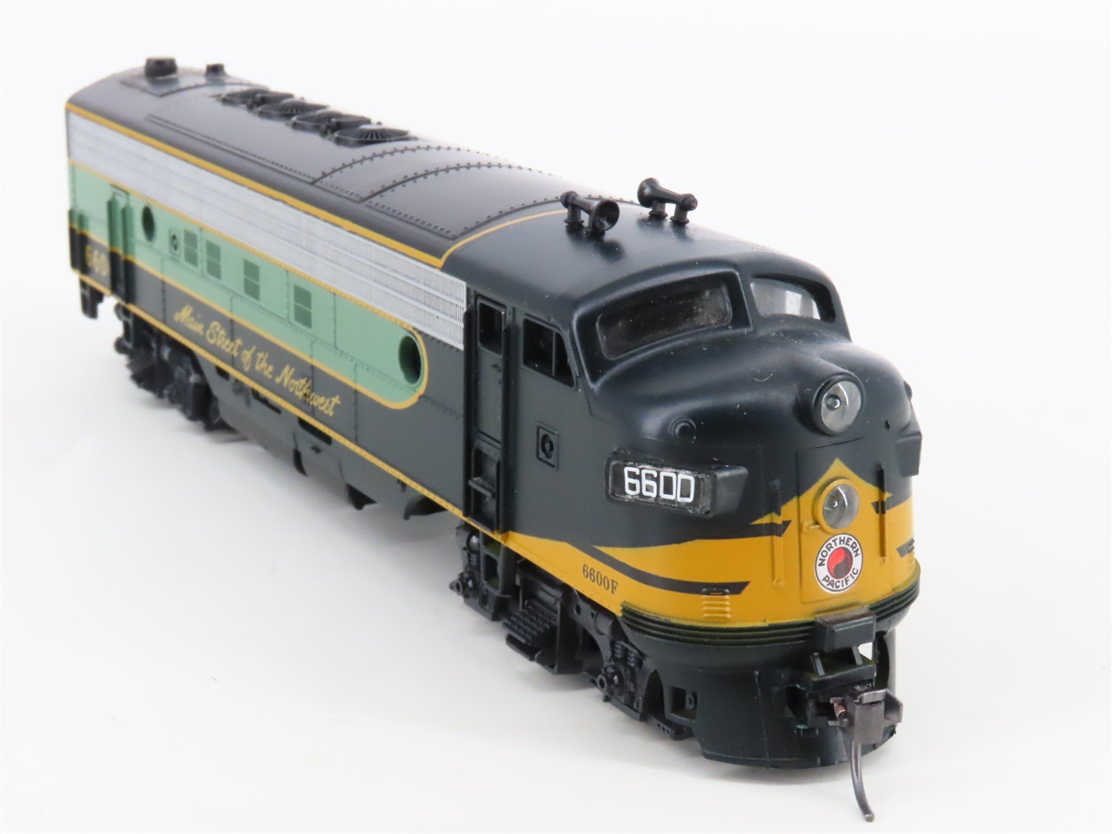 HO Scale Atlas NP Northern Pacific FP7A Diesel Locomotive #5600