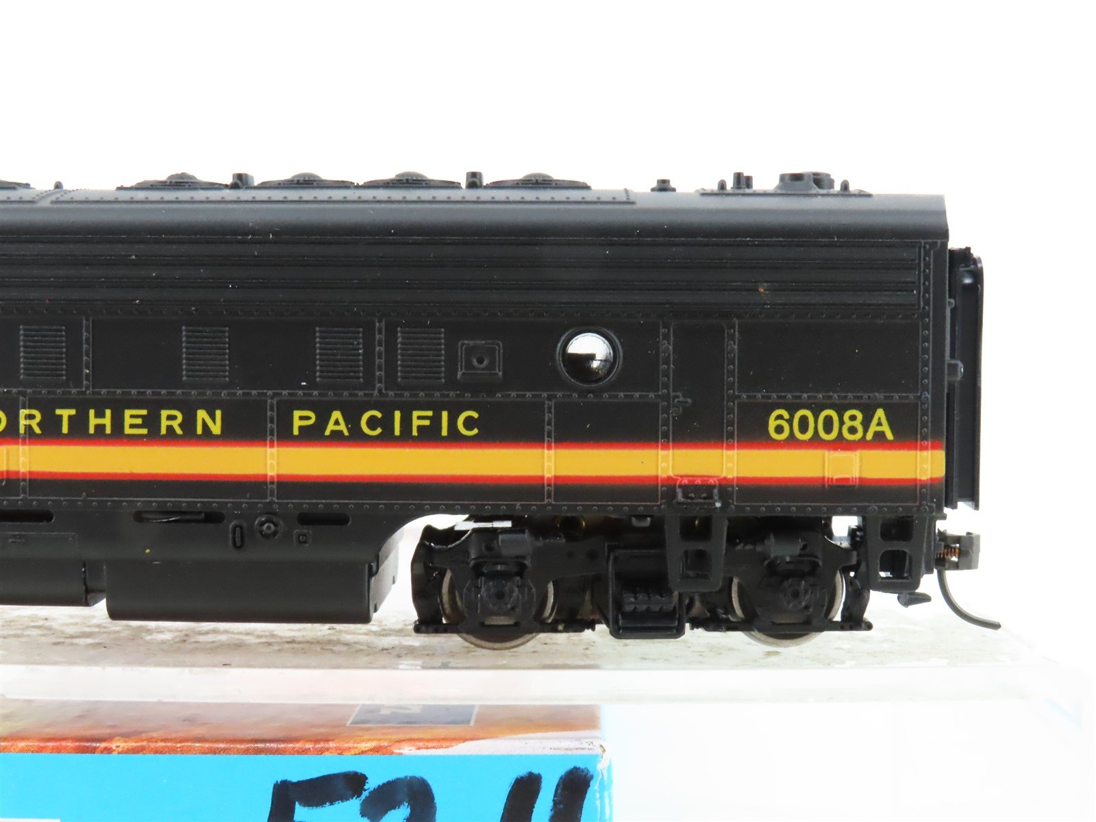 HO Scale Athearn 3229 NP Northern Pacific F7A Diesel Locomotive #5006A