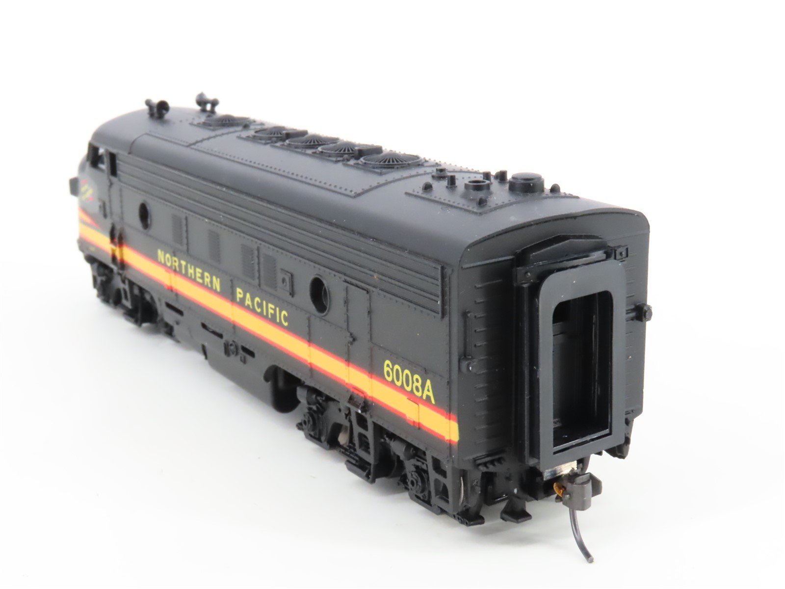 HO Scale Athearn 3229 NP Northern Pacific F7A Diesel Locomotive #5006A
