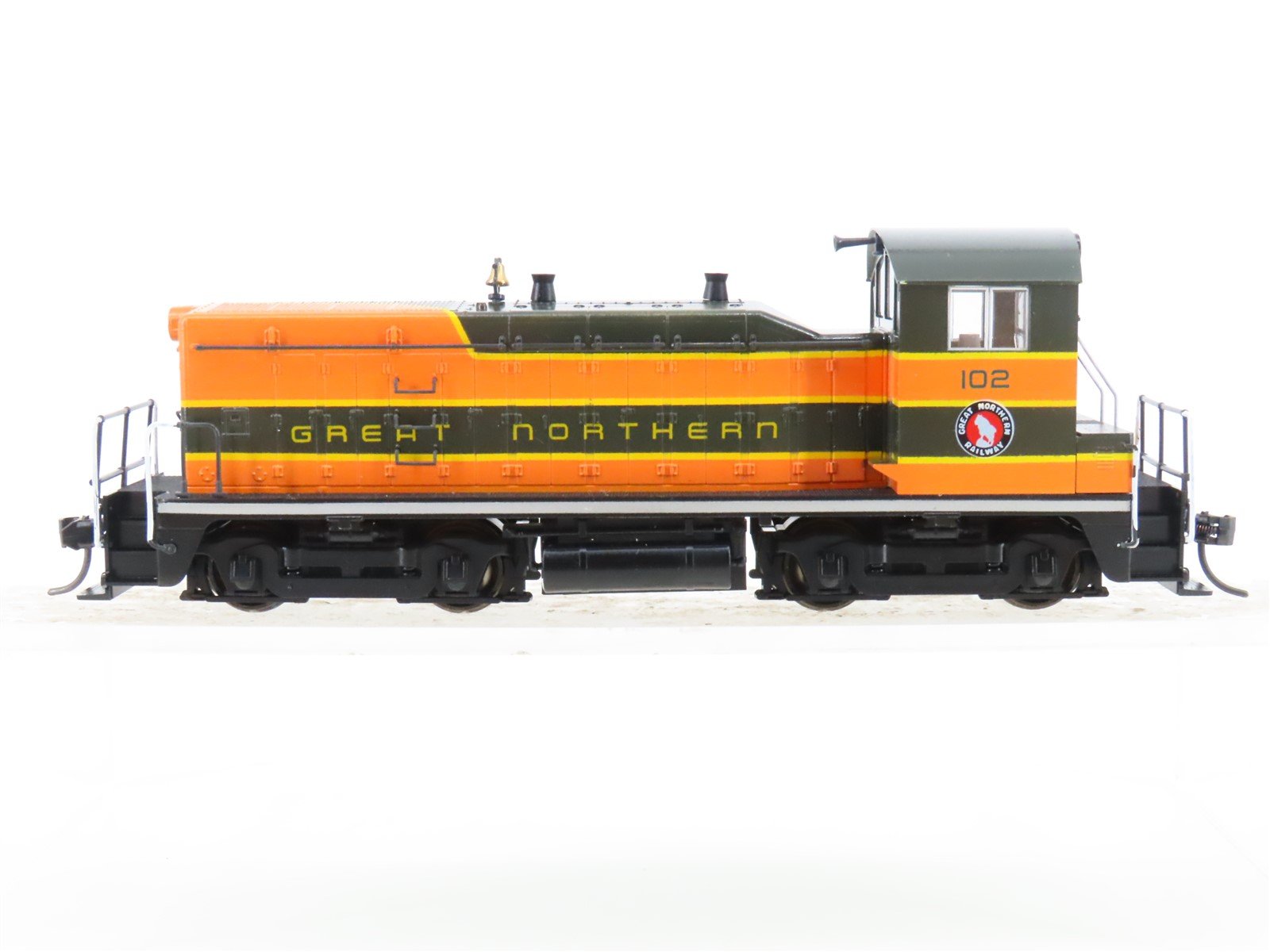 HO Scale Kato GN Great Northern NW2 Diesel Locomotive #102 CUSTOMZIED