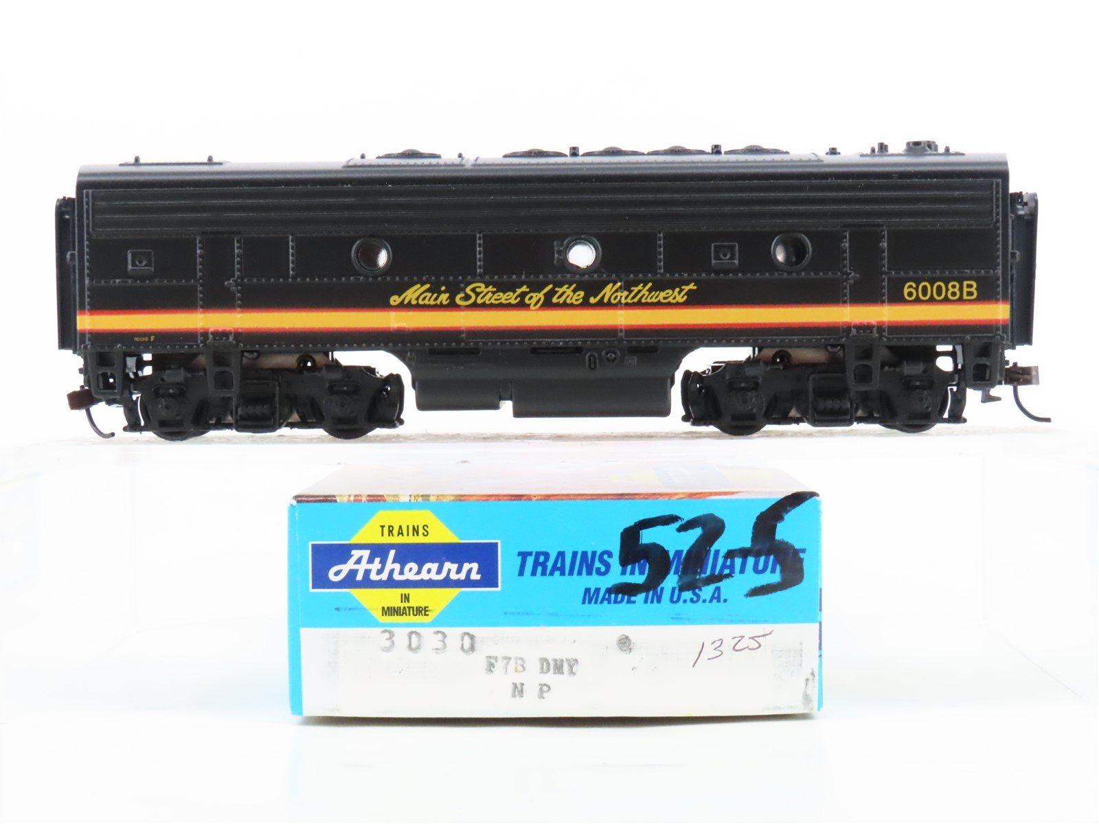 HO Scale Athearn 3030 NP Northern Pacific F7B Diesel Locomotive #6008B UNPOWERED