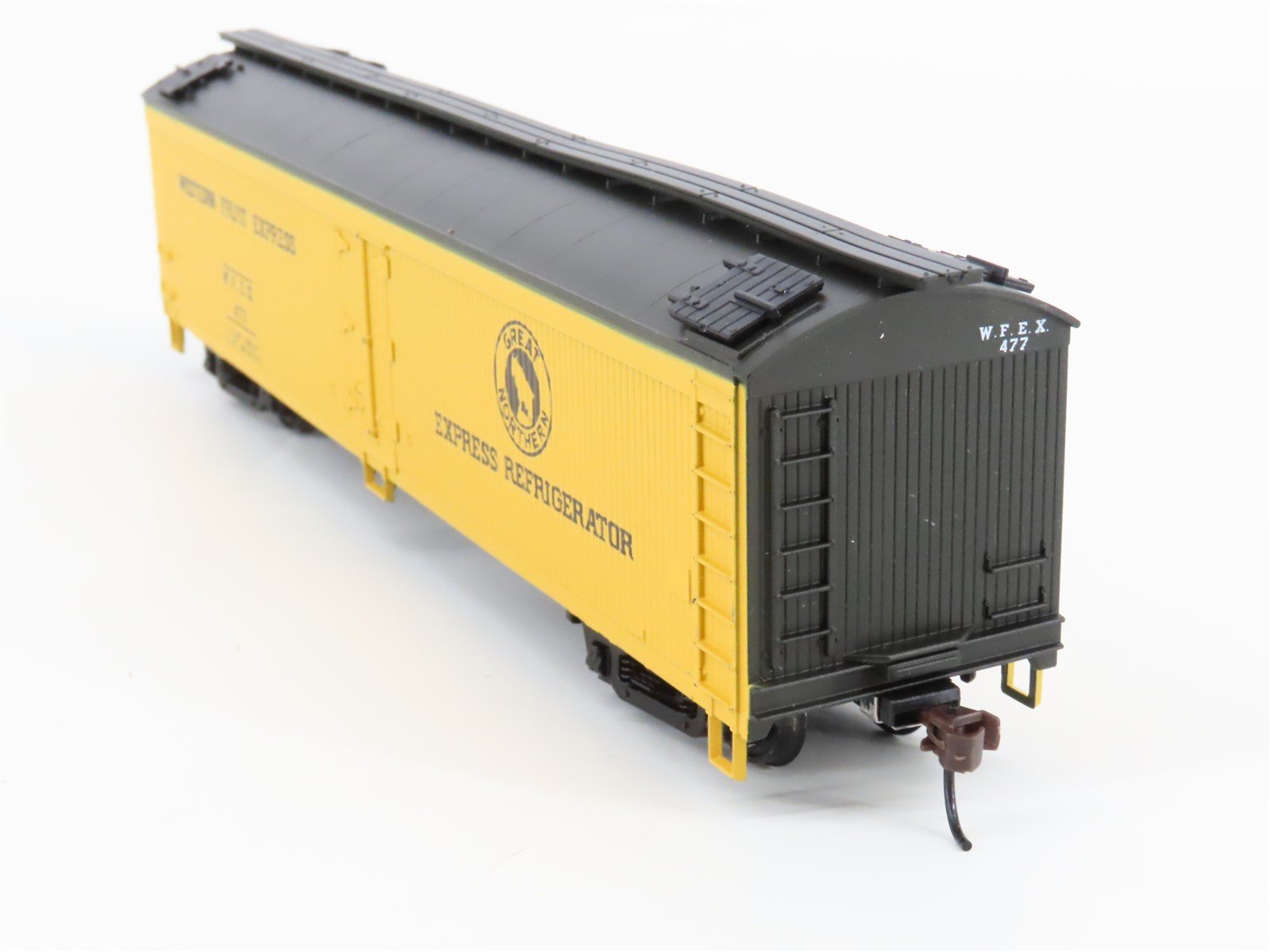 HO Scale Athearn 140-05353 GN WFEX Western Fruit Express 50' Express Reefer #477