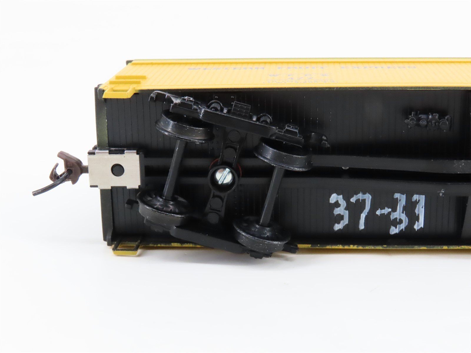 HO Scale Athearn 140-05353 GN WFEX Western Fruit Express 50' Express Reefer #477