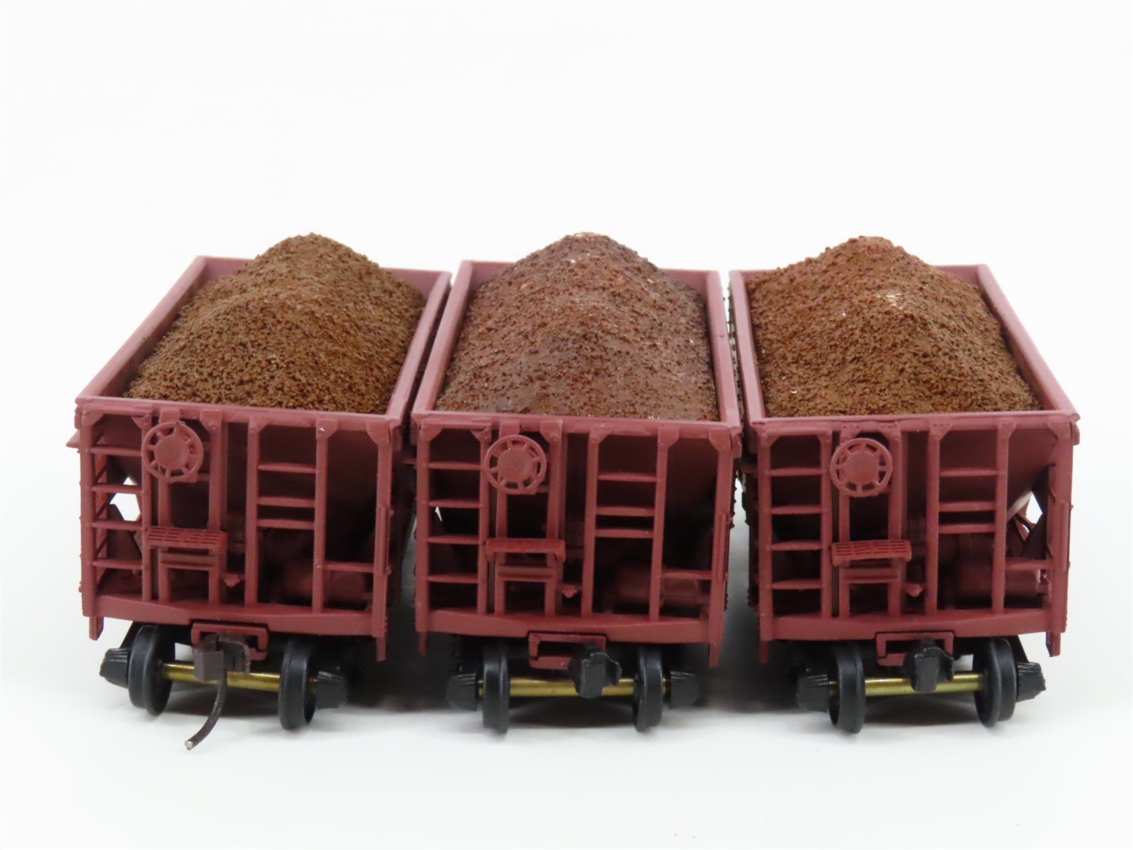 HO Scale Walthers 932-4452 GN Great Northern Railway Ore Cars w/ Loads Set of 3
