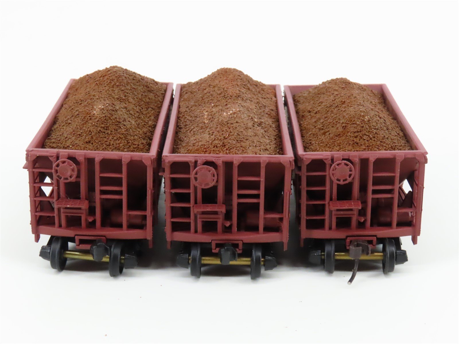 HO Scale Walthers 932-4452 GN Great Northern Railway Ore Cars w/ Loads Set of 3