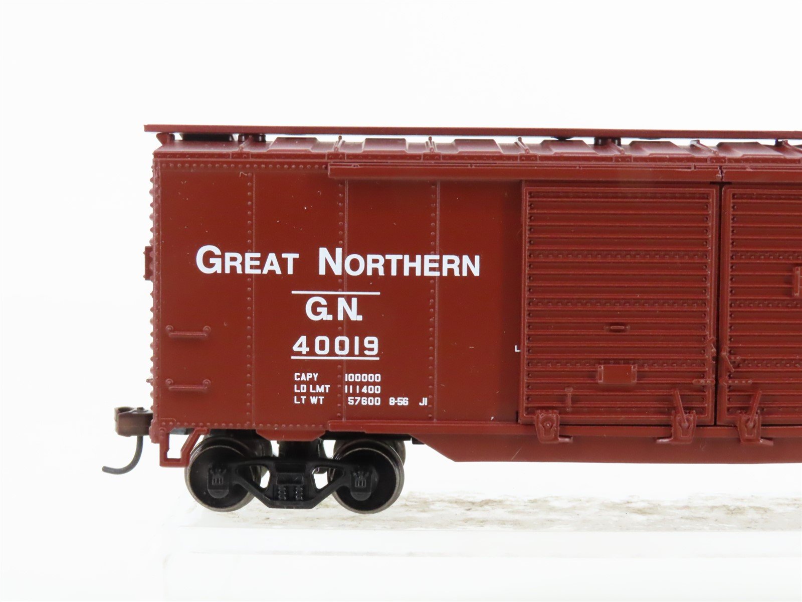 HO Scale Athearn 140-92459 GN Great Northern 50' Double Door Box Car #40019