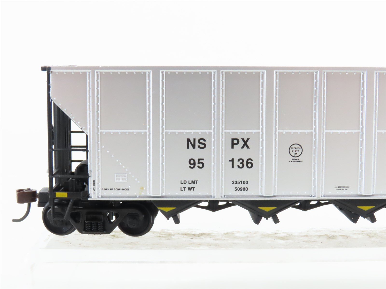 HO Scale Walthers 932-7805 NSPX Northern States Power 5-Bay Coal Hopper #95136