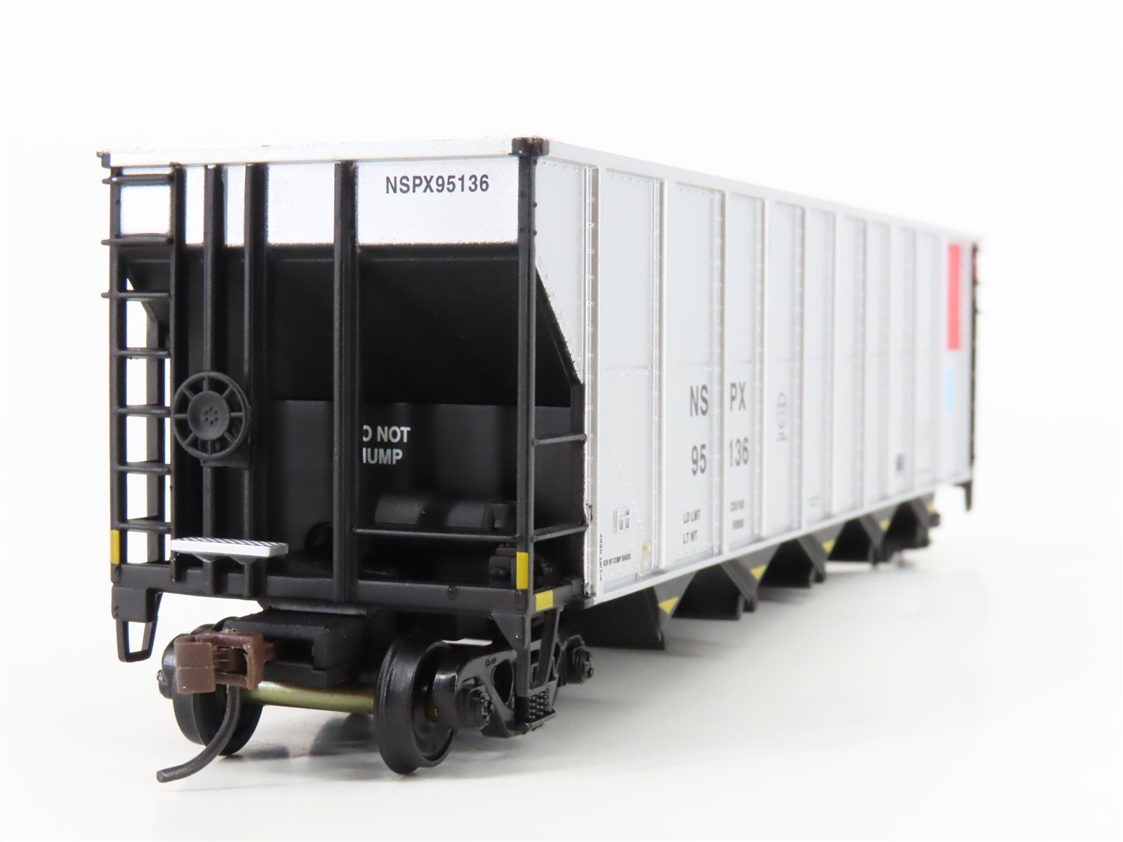 HO Scale Walthers 932-7805 NSPX Northern States Power 5-Bay Coal Hopper #95136