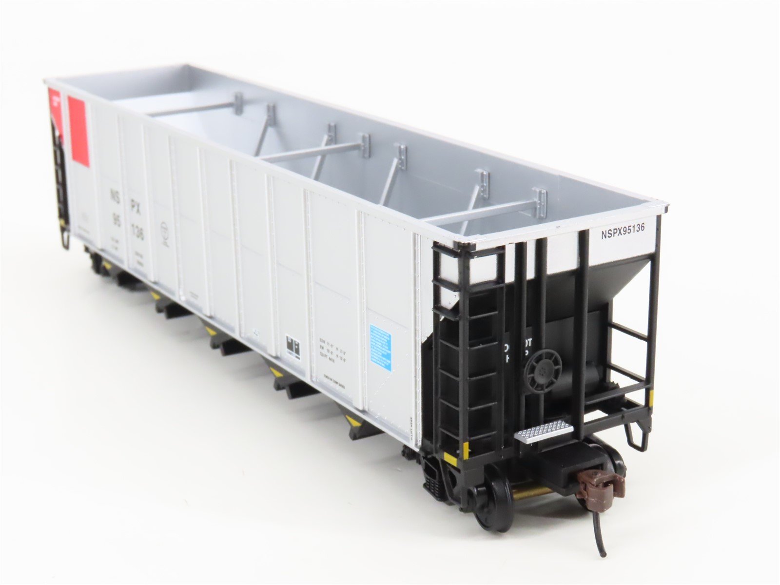 HO Scale Walthers 932-7805 NSPX Northern States Power 5-Bay Coal Hopper #95136