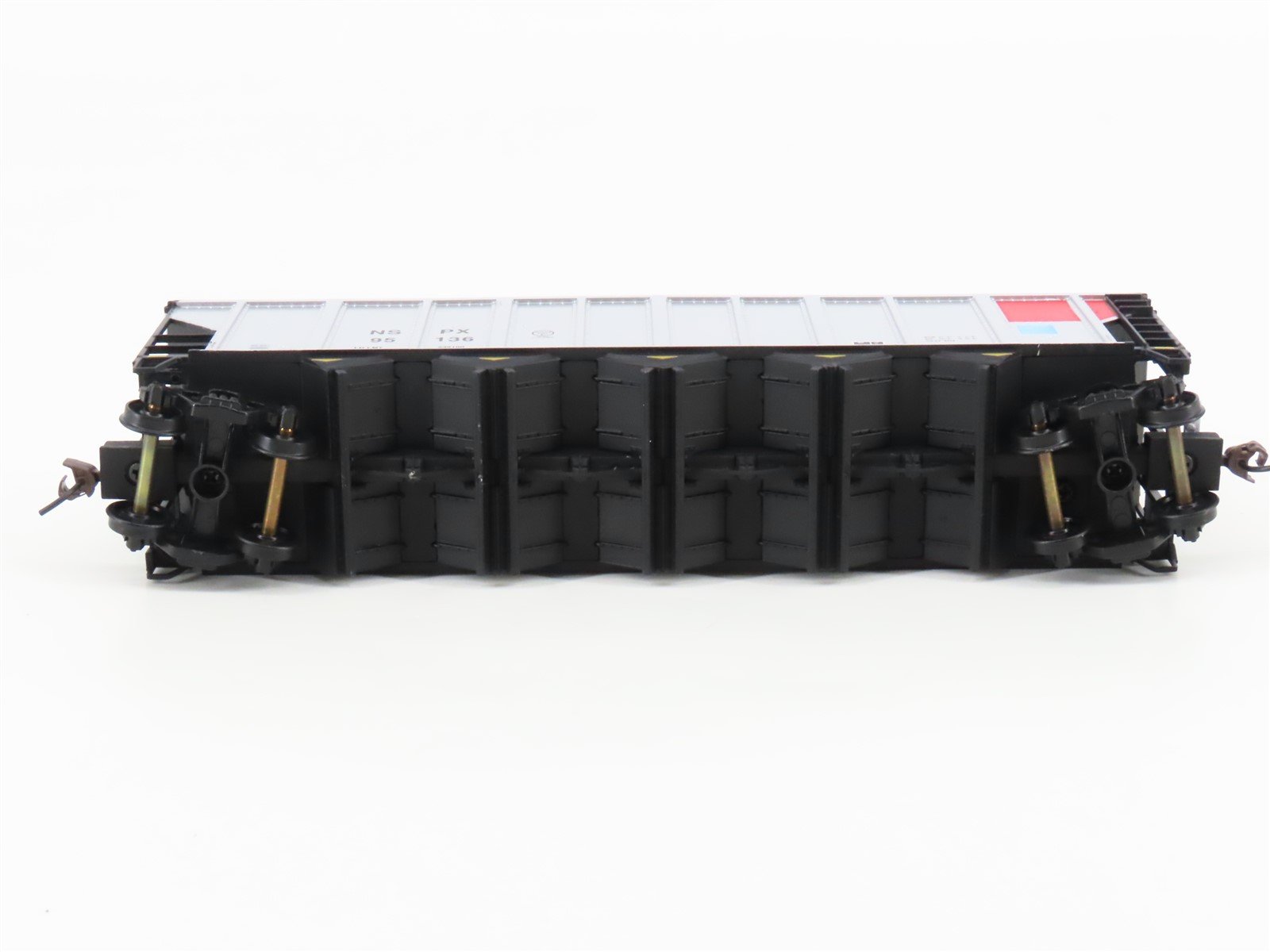 HO Scale Walthers 932-7805 NSPX Northern States Power 5-Bay Coal Hopper #95136