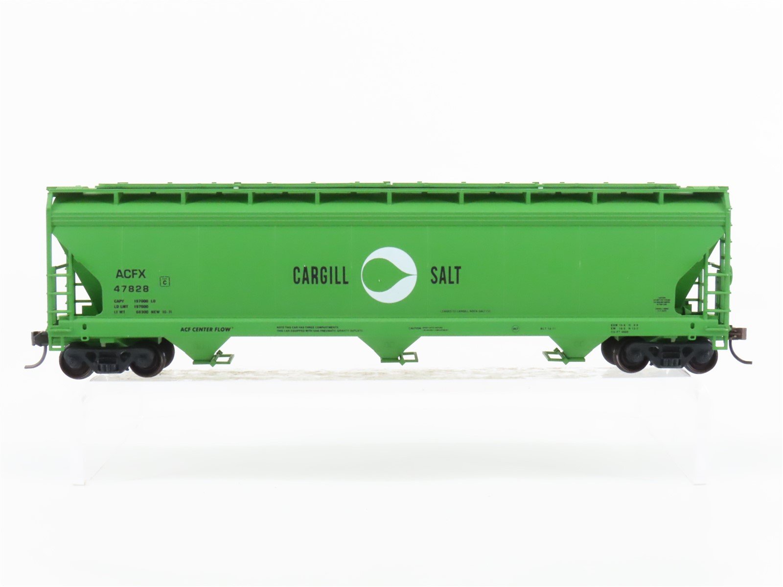HO Scale Accurail 1579 ACFX Cargill Salt 3-Bay Covered Hopper #47828