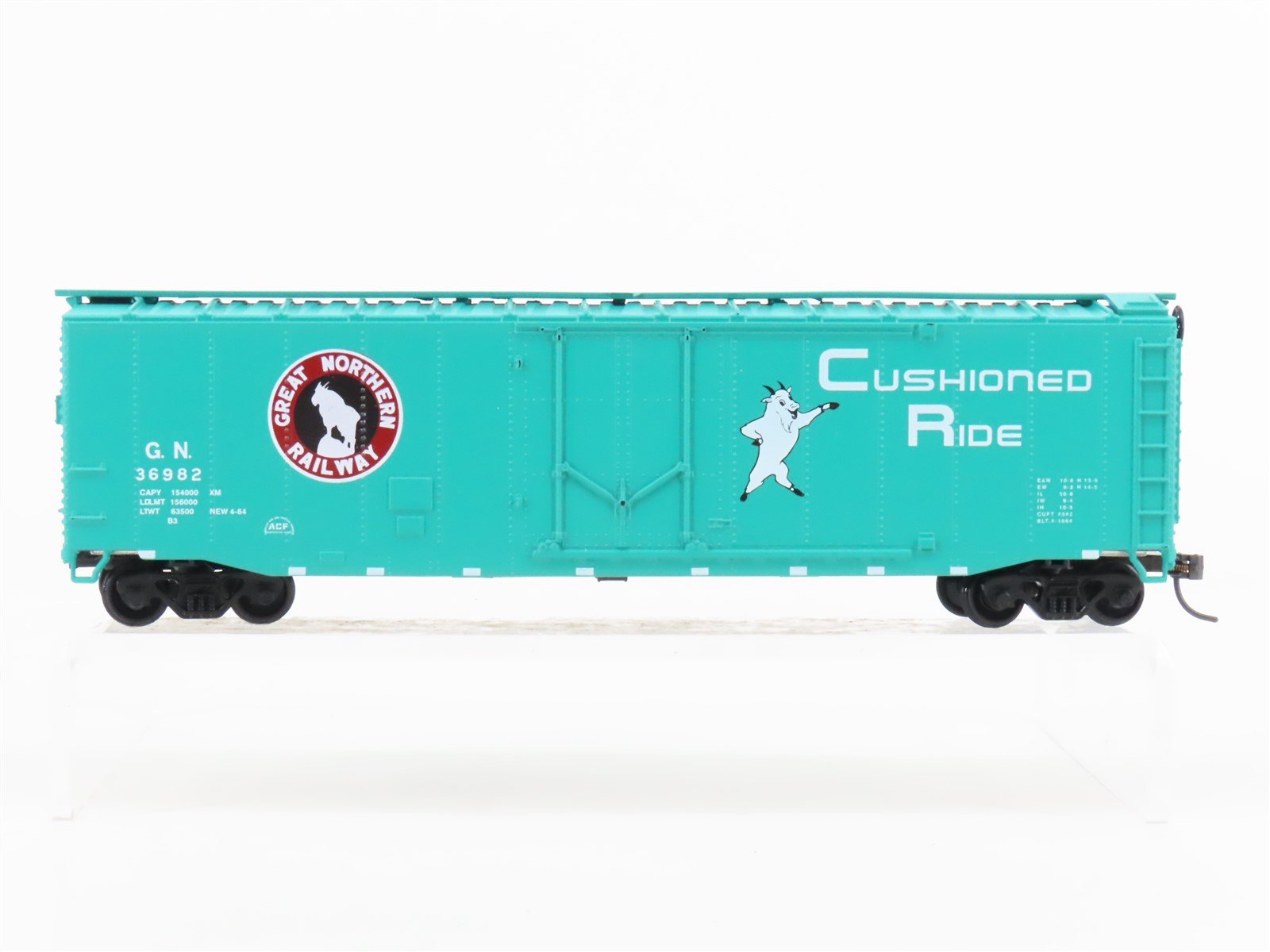 HO Scale Athearn 2317 GN Great Northern Railway 50' Plug Door Box Car #36982