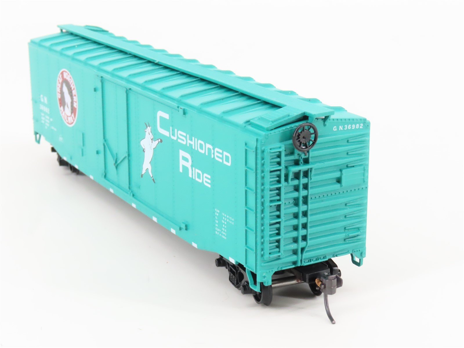 HO Scale Athearn 2317 GN Great Northern Railway 50' Plug Door Box Car #36982