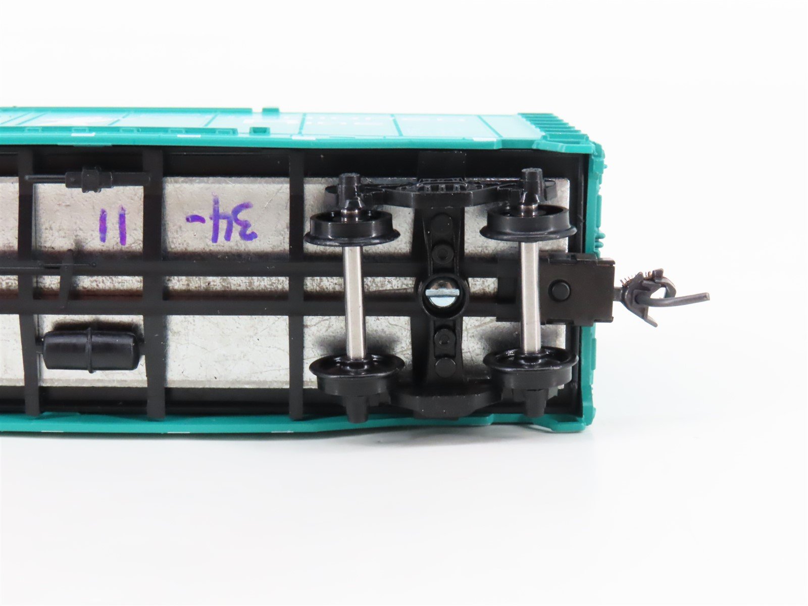 HO Scale Athearn 2317 GN Great Northern Railway 50' Plug Door Box Car #36982