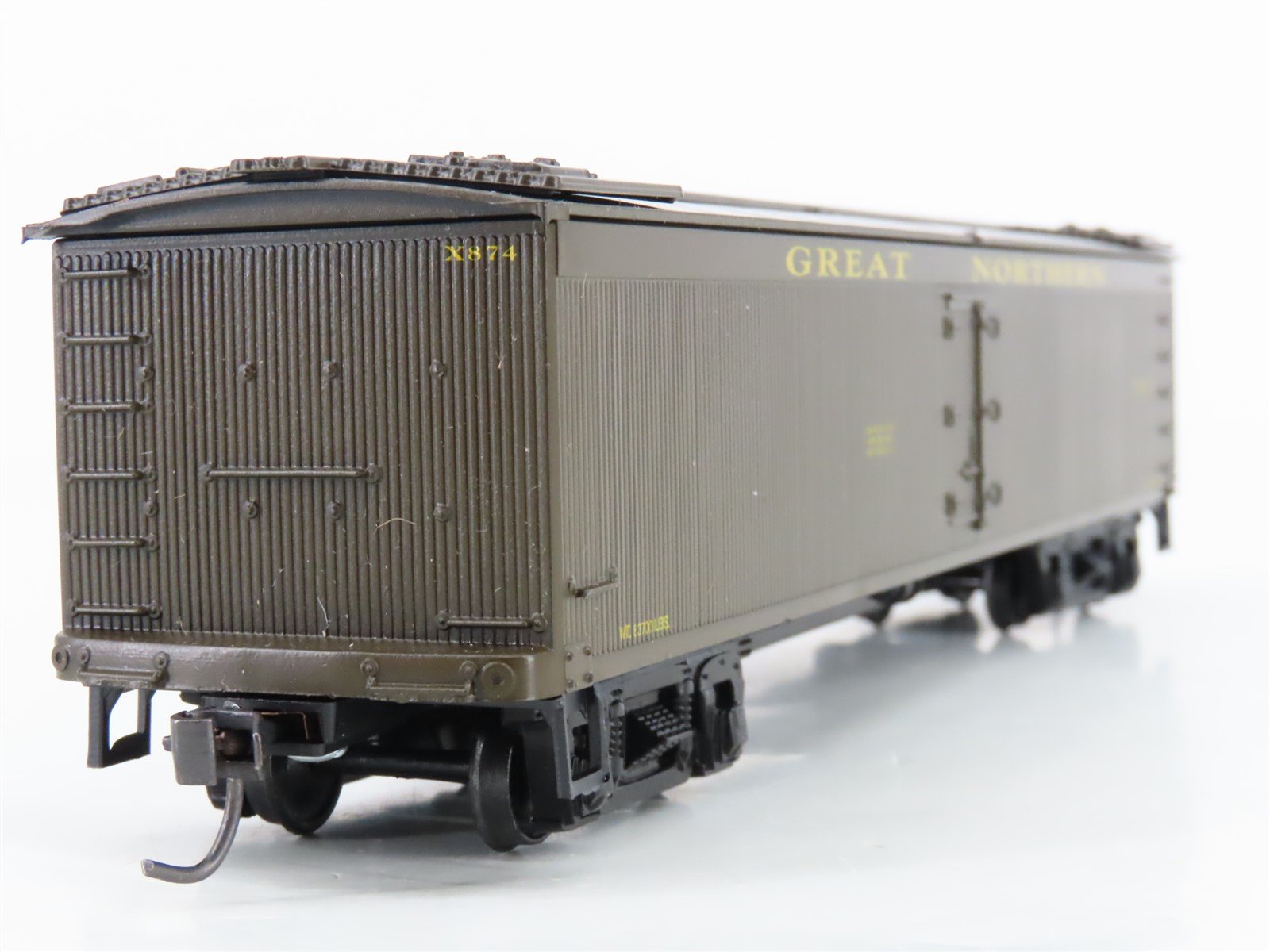 HO Scale Roundhouse 07902 GN Great Northern 50' Express Reefer #X874
