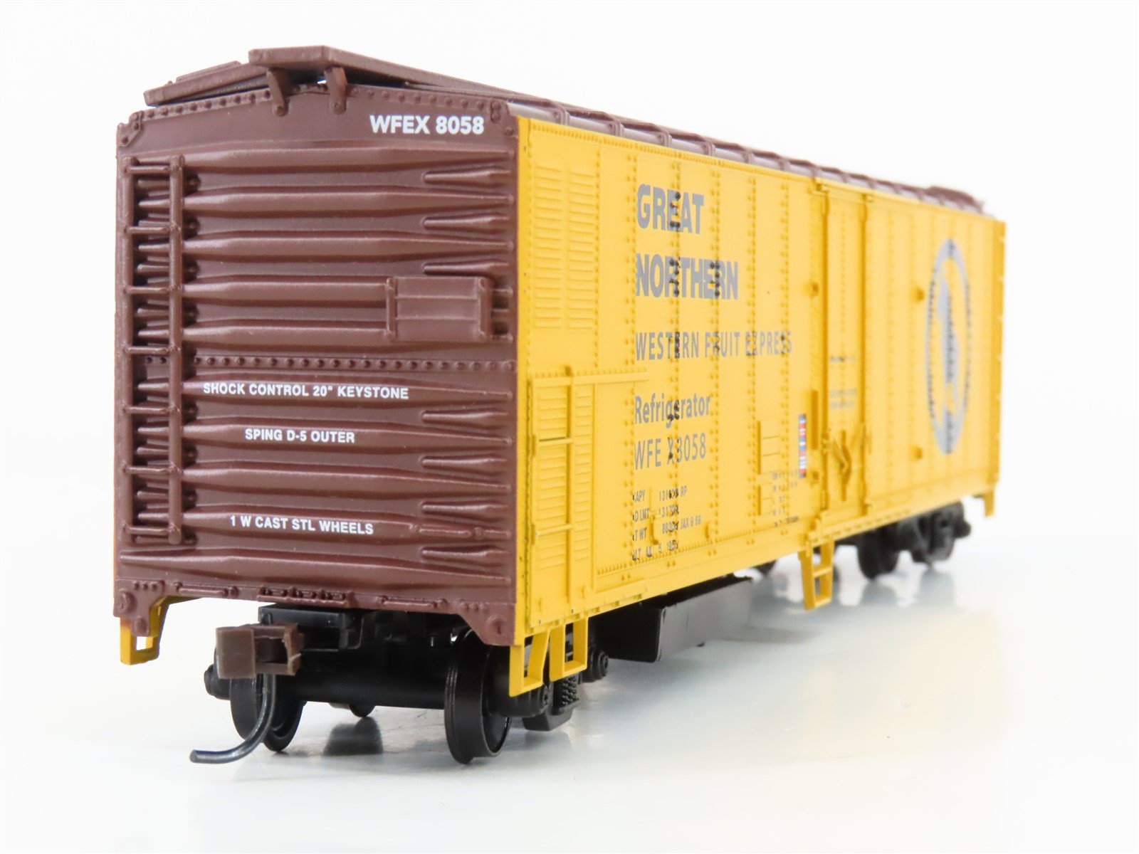 HO Scale Athearn 7552 WFEX GN Western Fruit Express 50' Mechanical Reefer #8058