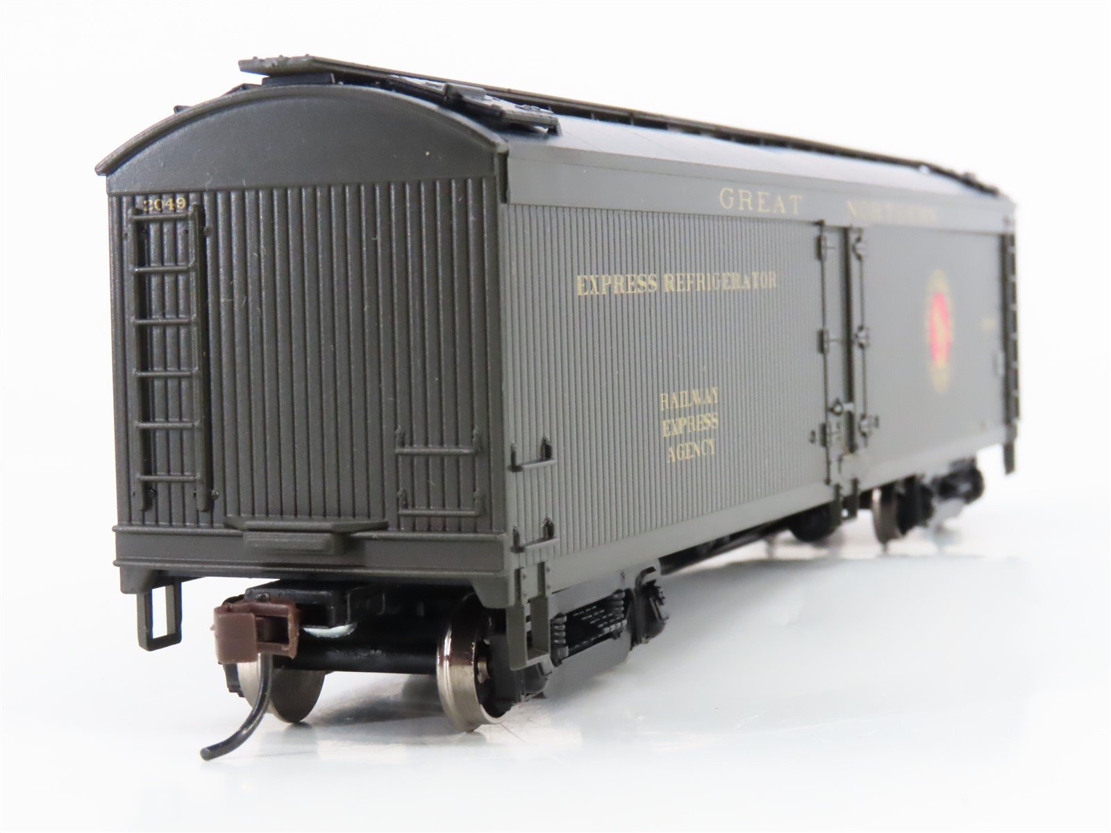 HO Scale Athearn 92579 GN Great Northern Railway 50' Express Reefer #2049