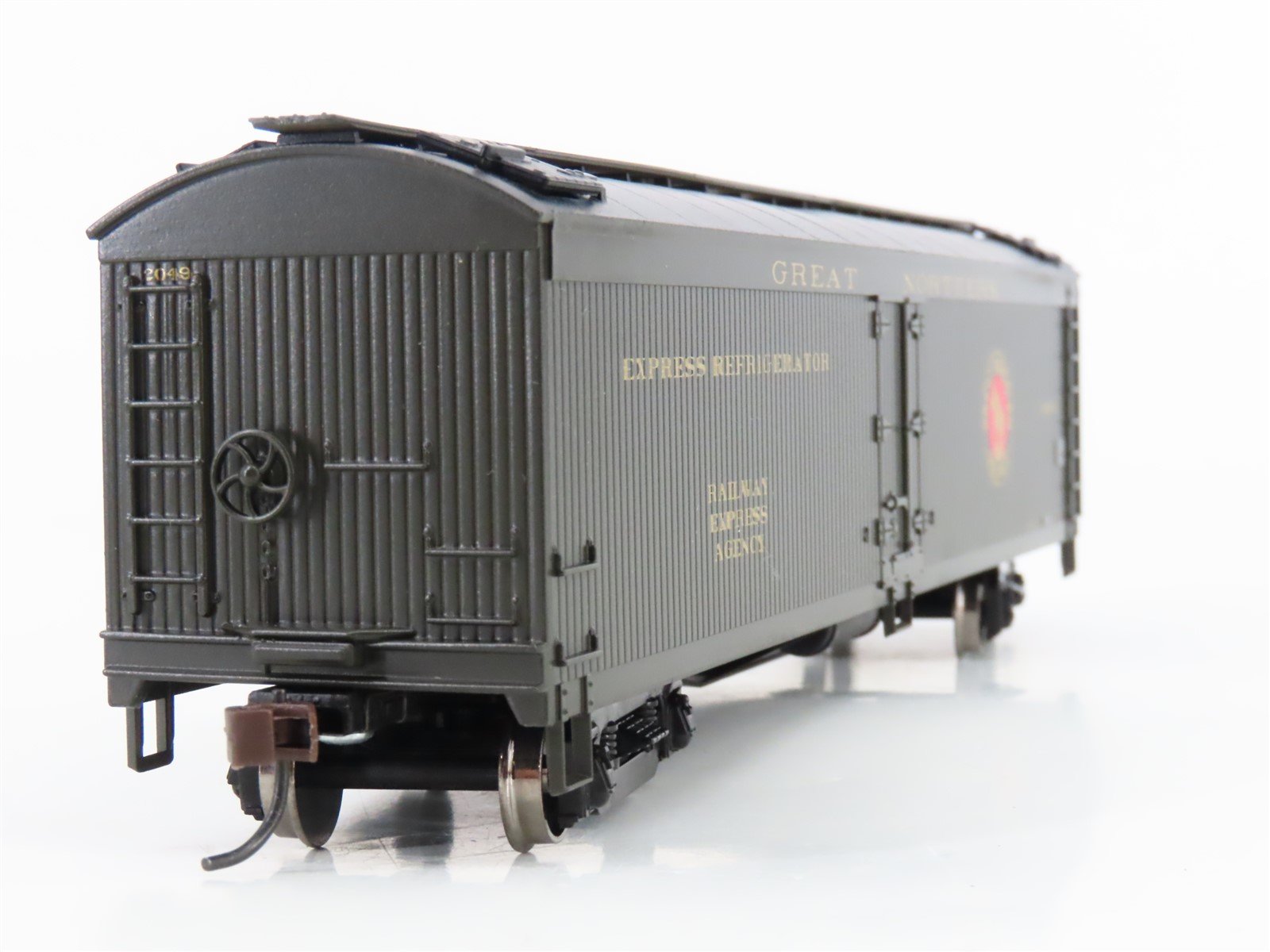 HO Scale Athearn 92579 GN Great Northern Railway 50' Express Reefer #2049