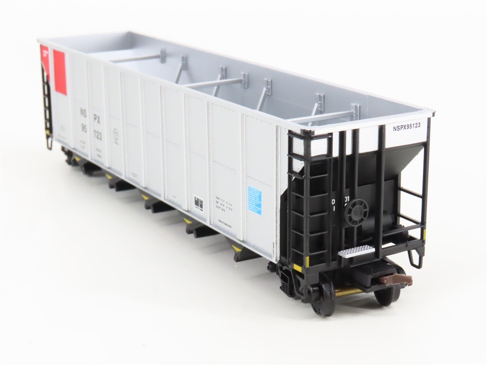 HO Scale Walthers 932-7813 NSPX Northern States Power 5-Bay Coal Hopper #95123