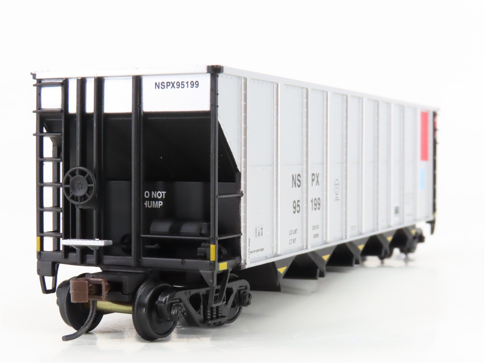 HO Scale Walthers 932-7813 NSPX Northern States Power 5-Bay Coal Hopper #95199