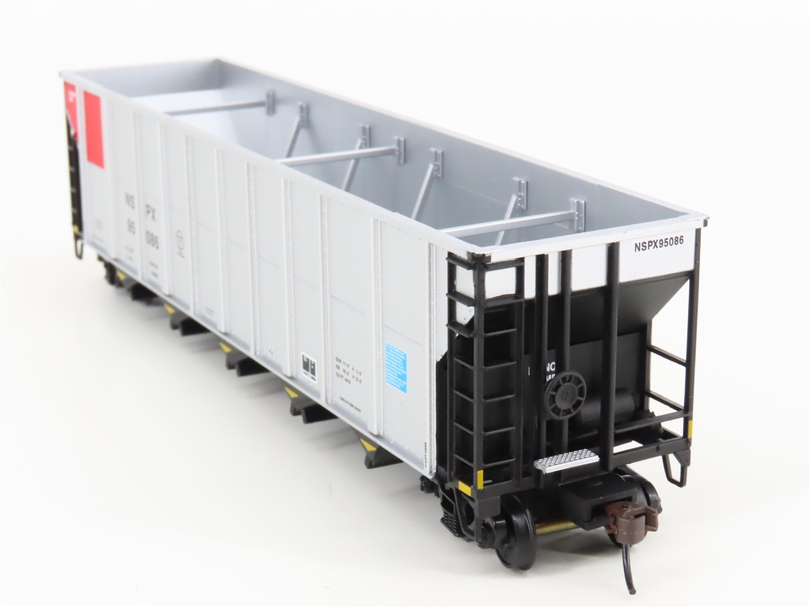 HO Scale Walthers 932-7813 NSPX Northern States Power 5-Bay Coal Hopper #95086