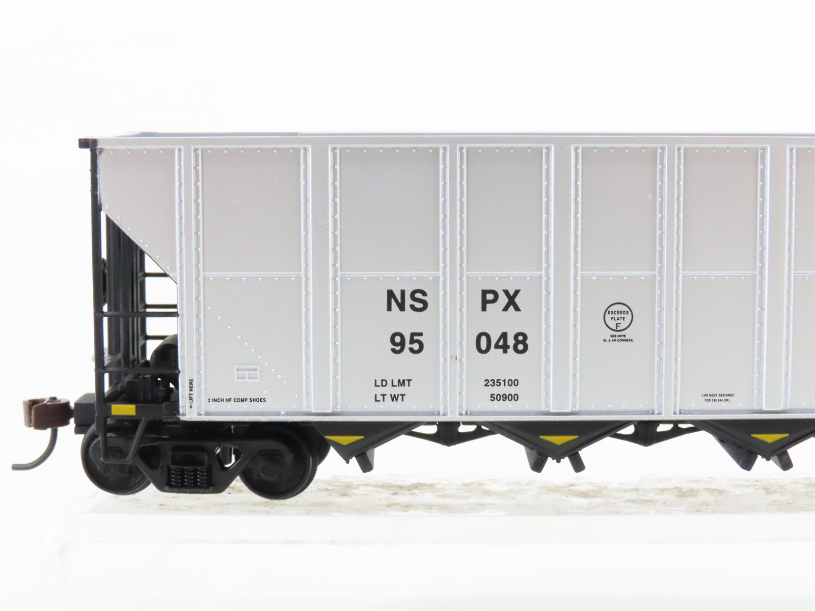 HO Scale Walthers 932-7813 NSPX Northern States Power 5-Bay Coal Hopper #95048