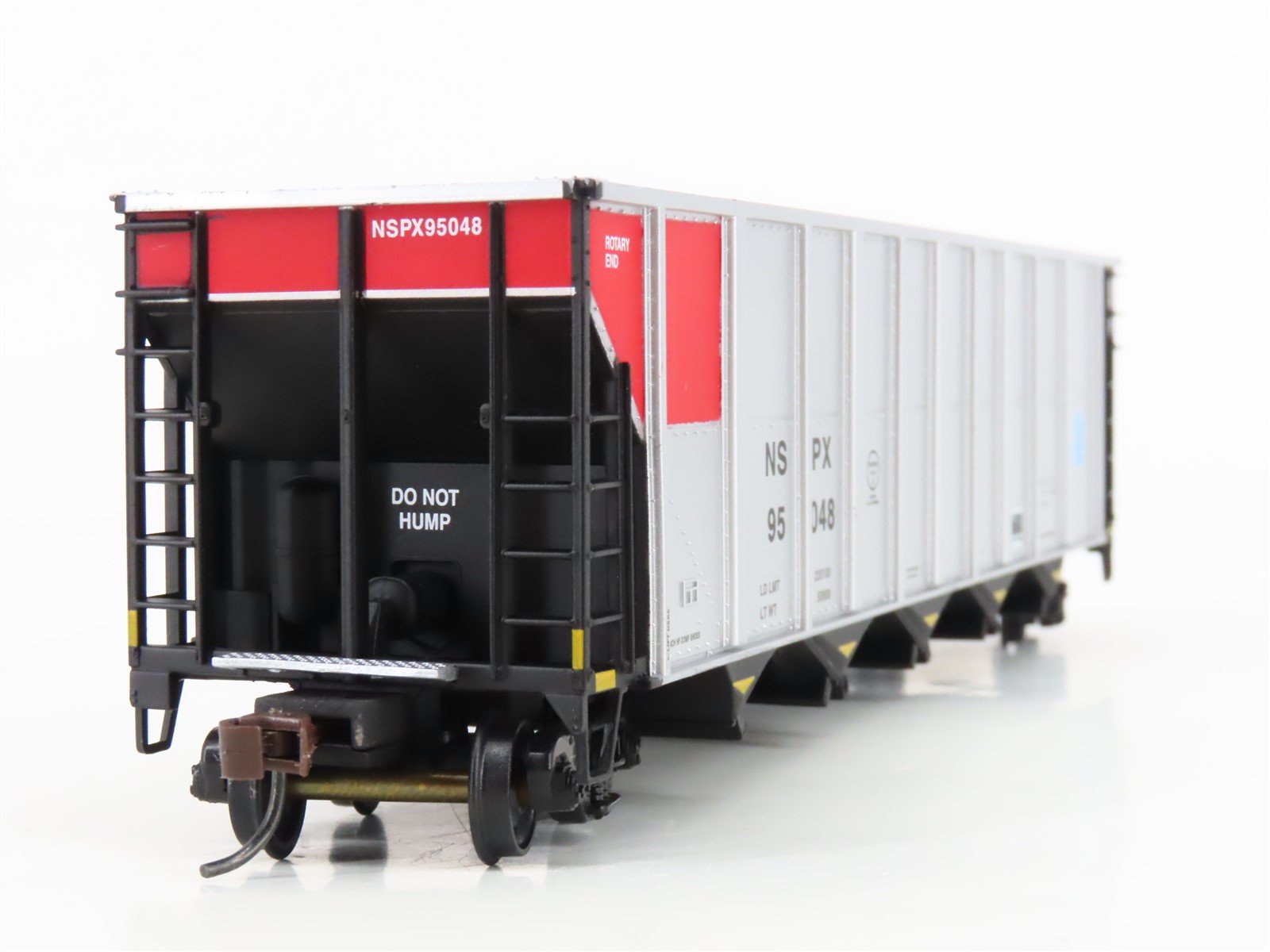 HO Scale Walthers 932-7813 NSPX Northern States Power 5-Bay Coal Hopper #95048