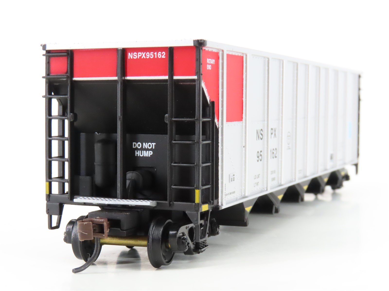 HO Scale Walthers 932-7813 NSPX Northern States Power 5-Bay Coal Hopper #95162