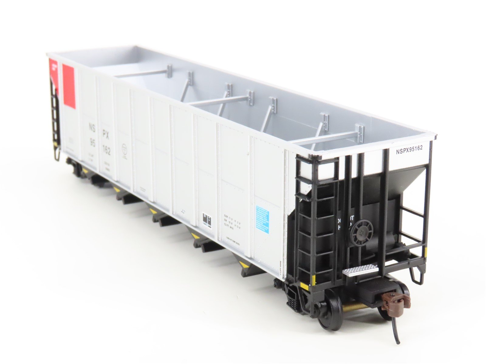 HO Scale Walthers 932-7813 NSPX Northern States Power 5-Bay Coal Hopper #95162