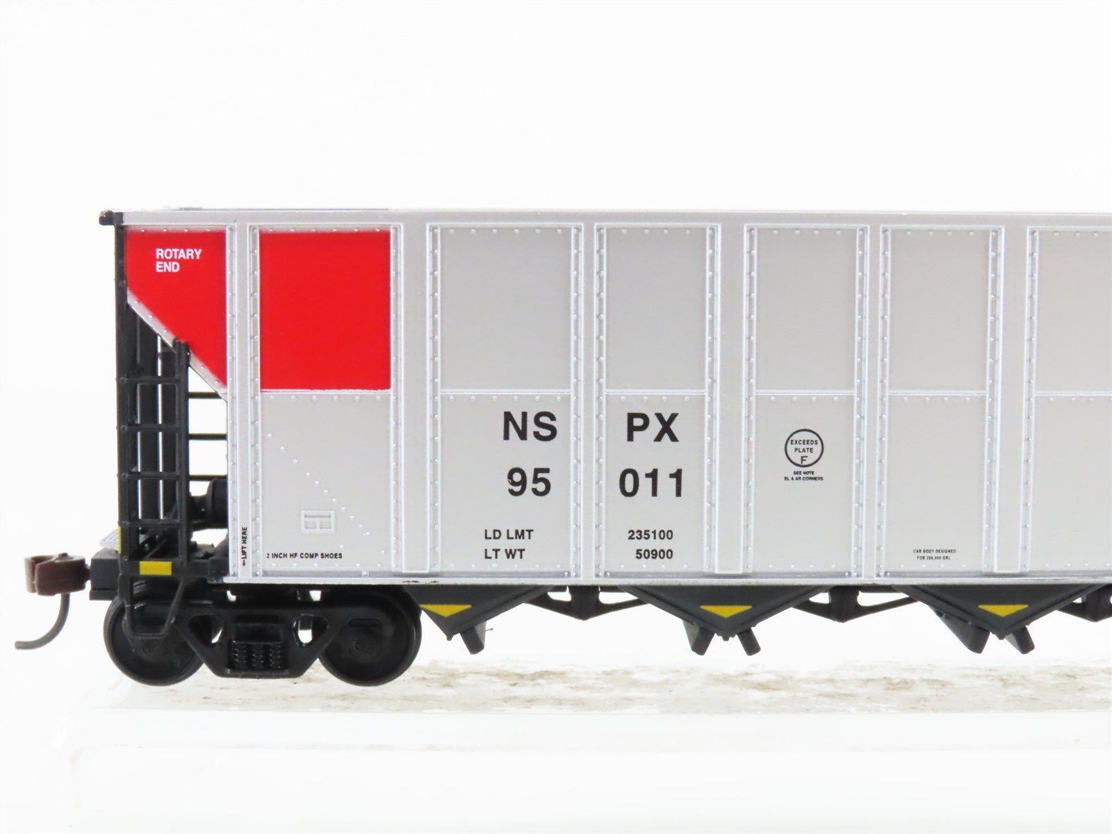 HO Scale Walthers 932-7813 NSPX Northern States Power 5-Bay Coal Hopper #95011