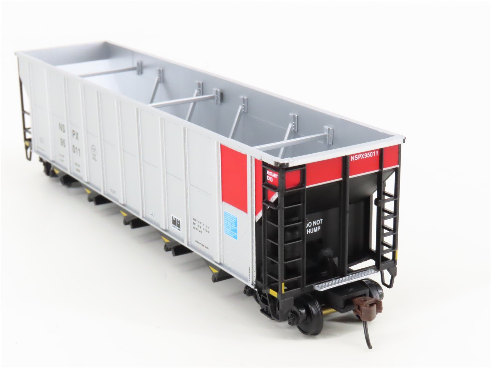 HO Scale Walthers 932-7813 NSPX Northern States Power 5-Bay Coal Hopper #95011