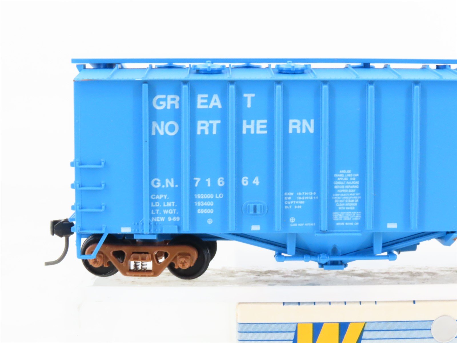 HO Scale Walthers 932-3669 GN Big Sky Blue 50' 2-Bay Airslide Hopper #71664