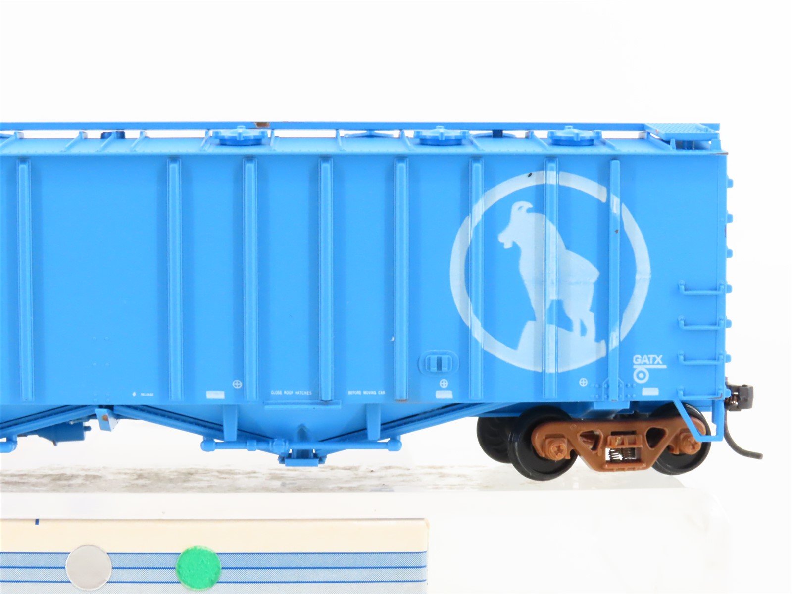 HO Scale Walthers 932-3669 GN Big Sky Blue 50' 2-Bay Airslide Hopper #71664