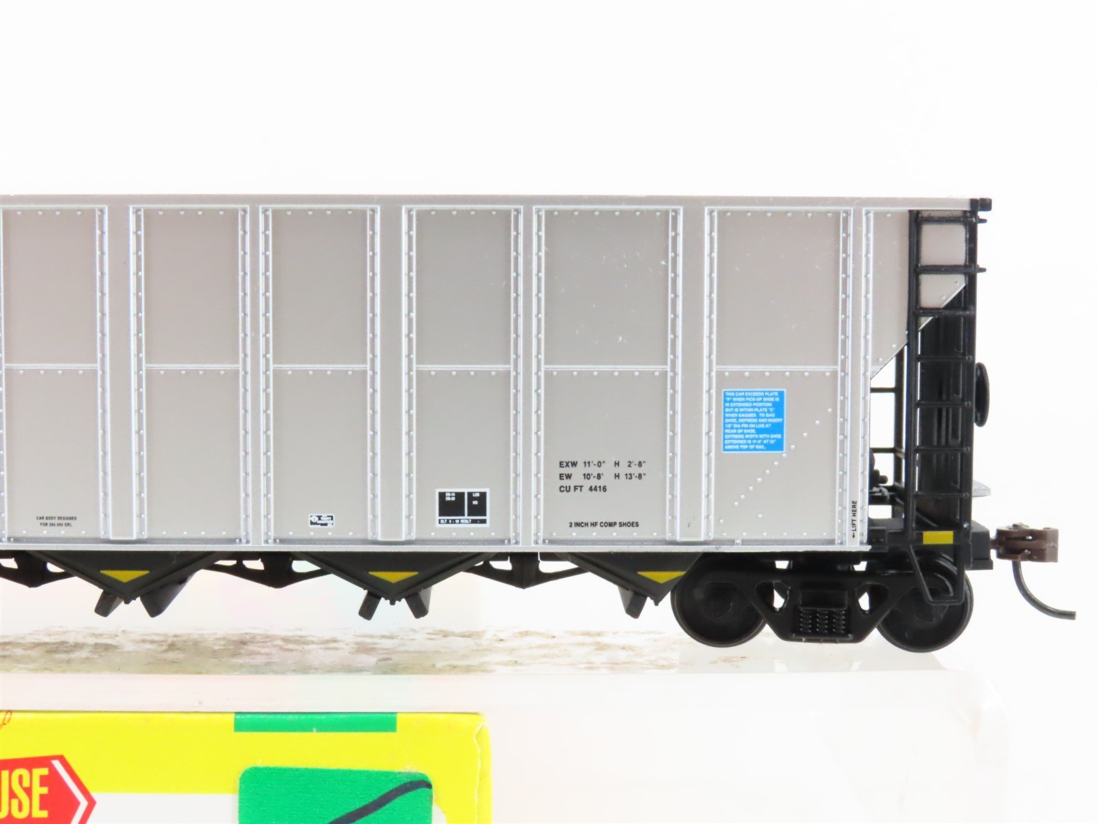 HO Scale Walthers 932-7805 NSPX Northern States Power 5-Bay Coal Hopper #95205
