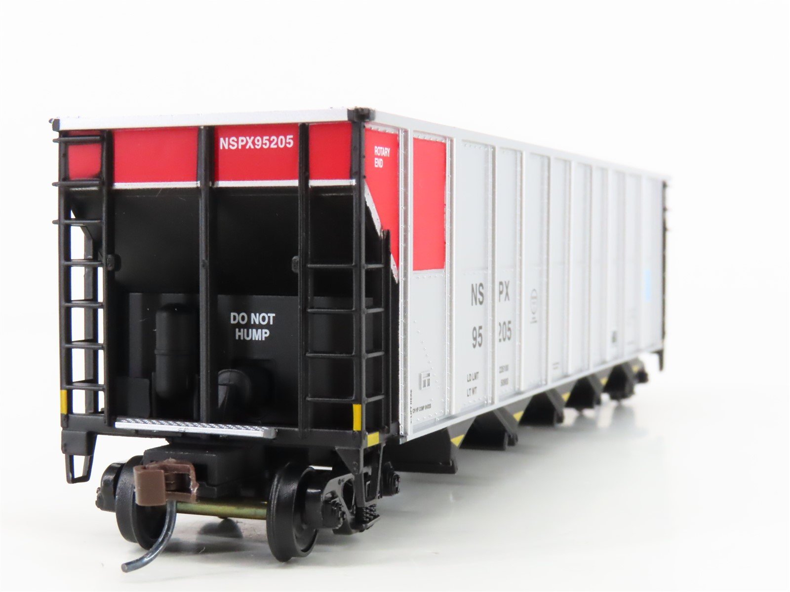 HO Scale Walthers 932-7805 NSPX Northern States Power 5-Bay Coal Hopper #95205