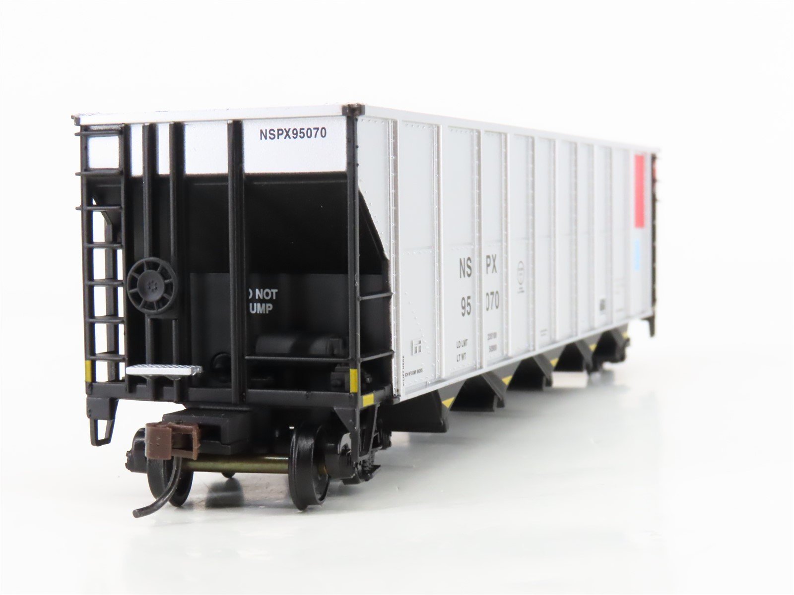 HO Scale Walthers 932-7805 NSPX Northern States Power 5-Bay Coal Hopper #95070