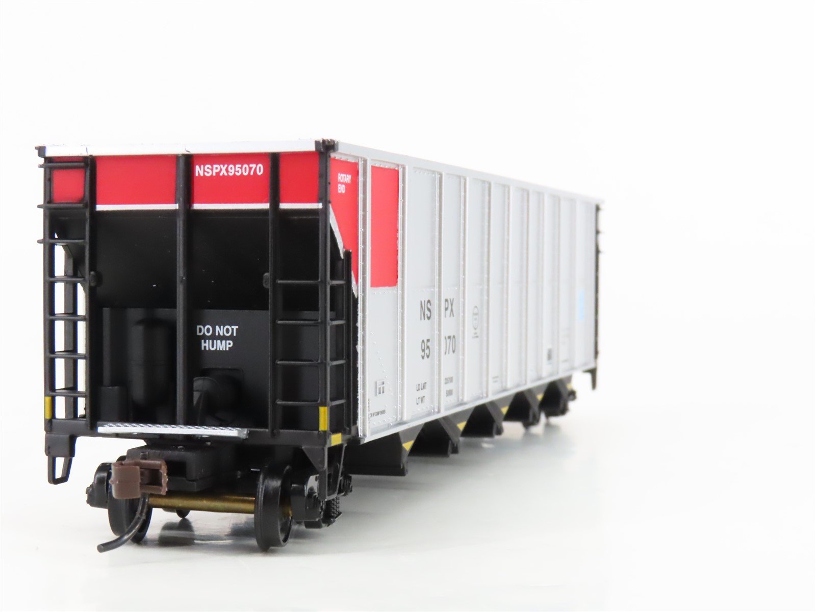 HO Scale Walthers 932-7805 NSPX Northern States Power 5-Bay Coal Hopper #95070