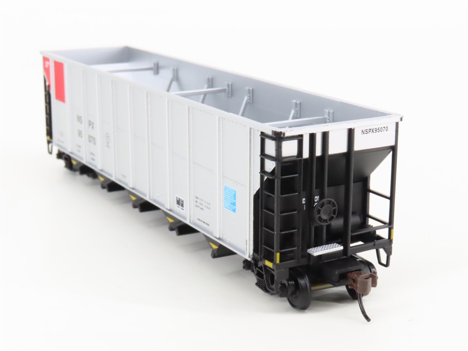HO Scale Walthers 932-7805 NSPX Northern States Power 5-Bay Coal Hopper #95070