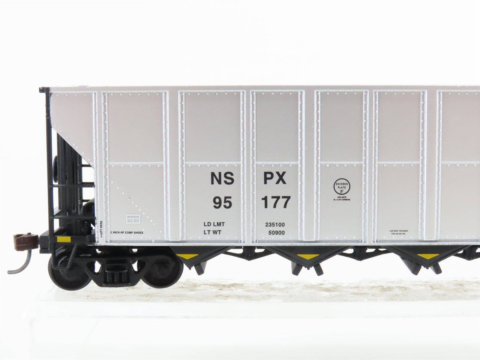 HO Scale Walthers 932-7805 NSPX Northern States Power 5-Bay Coal Hopper #95177