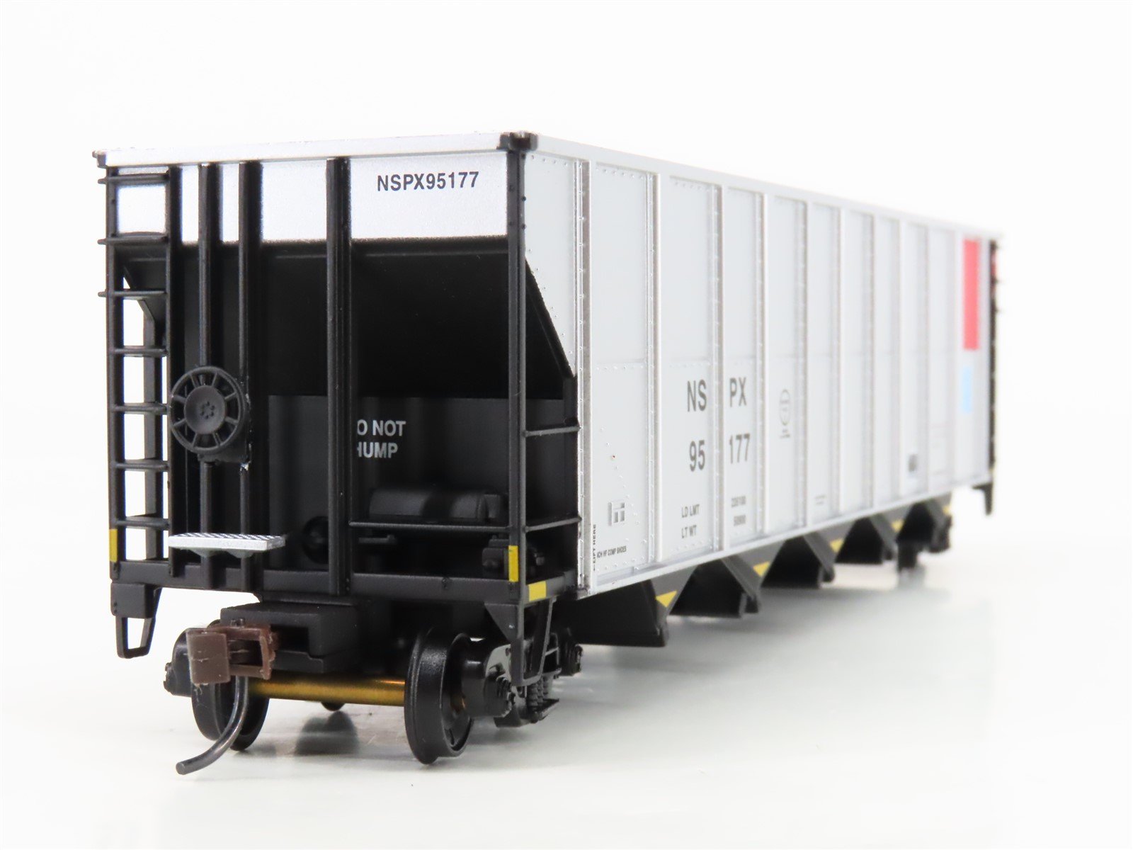 HO Scale Walthers 932-7805 NSPX Northern States Power 5-Bay Coal Hopper #95177