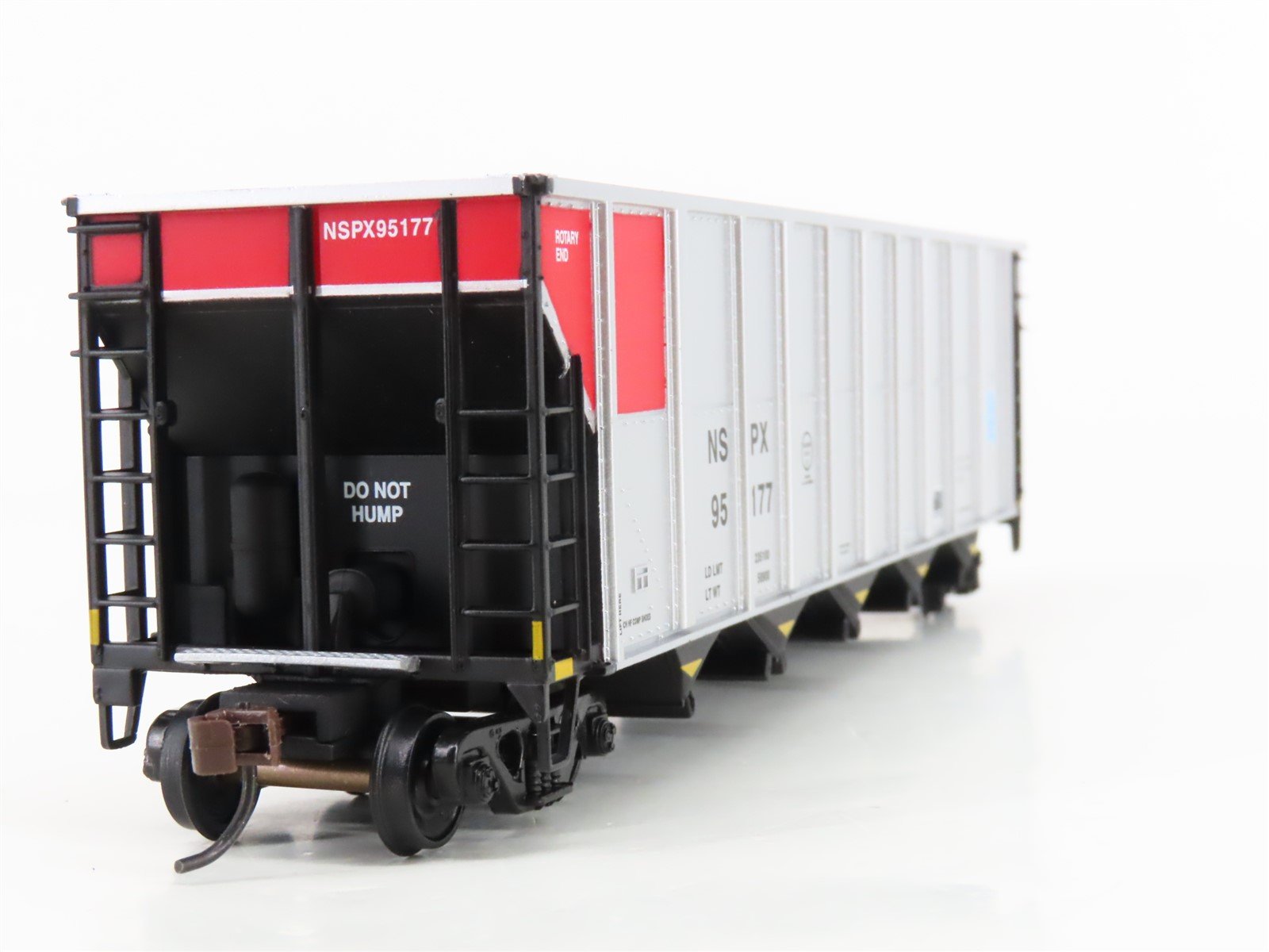 HO Scale Walthers 932-7805 NSPX Northern States Power 5-Bay Coal Hopper #95177