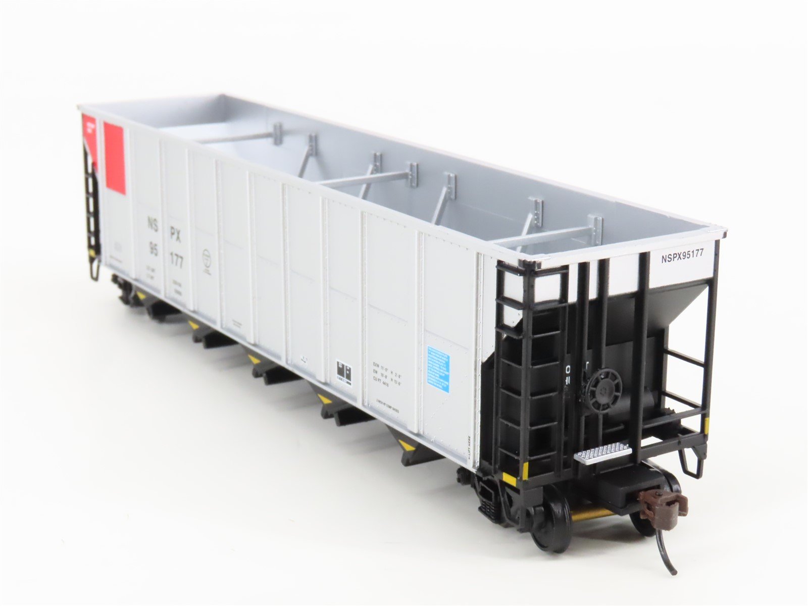 HO Scale Walthers 932-7805 NSPX Northern States Power 5-Bay Coal Hopper #95177