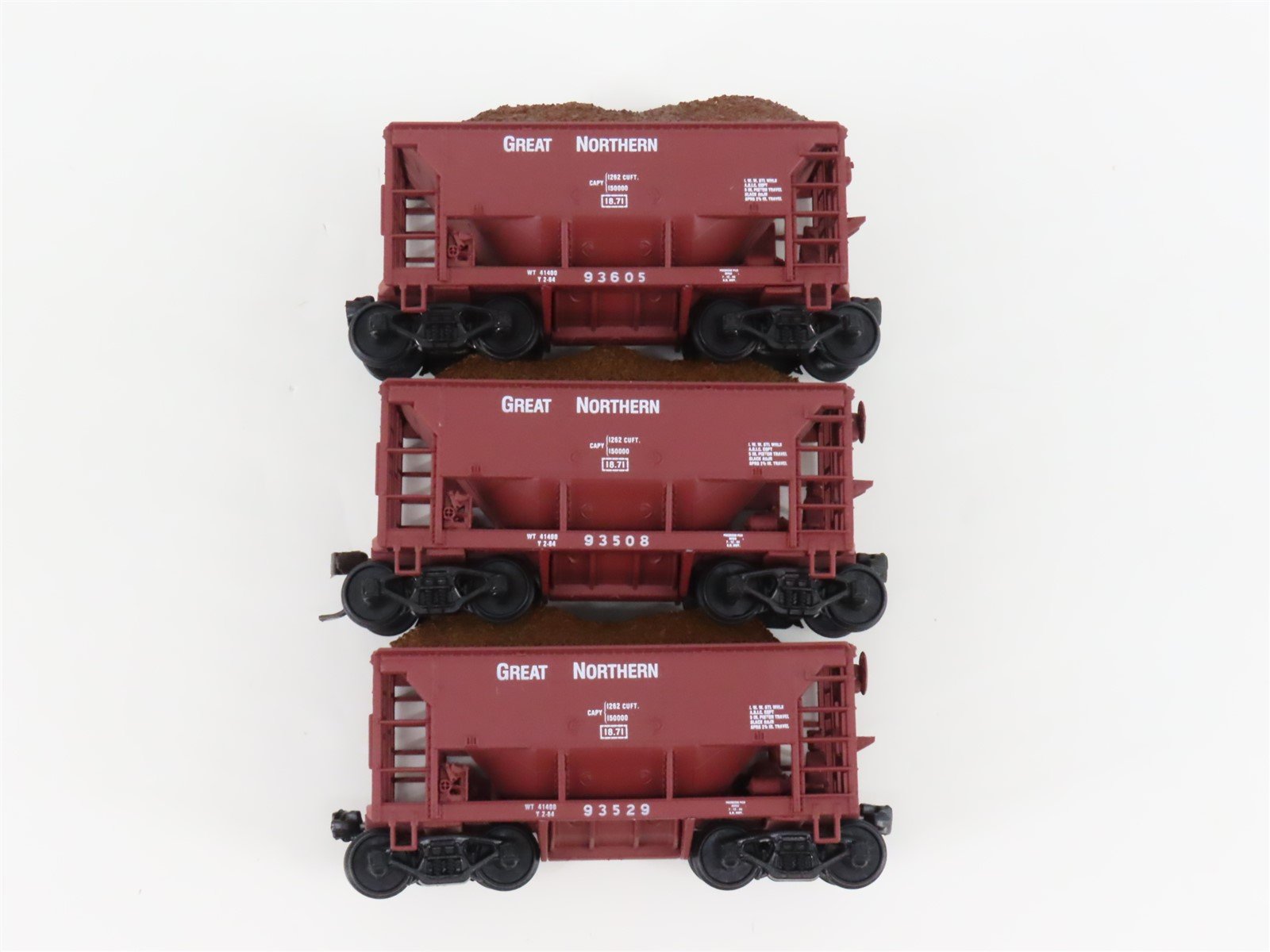 HO Scale Walthers 932-4452 GN Great Northern Ore Cars w/ Loads Set of 3